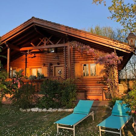 Chalet B&B Laghetti Martina Crevalcore المظهر الخارجي الصورة
