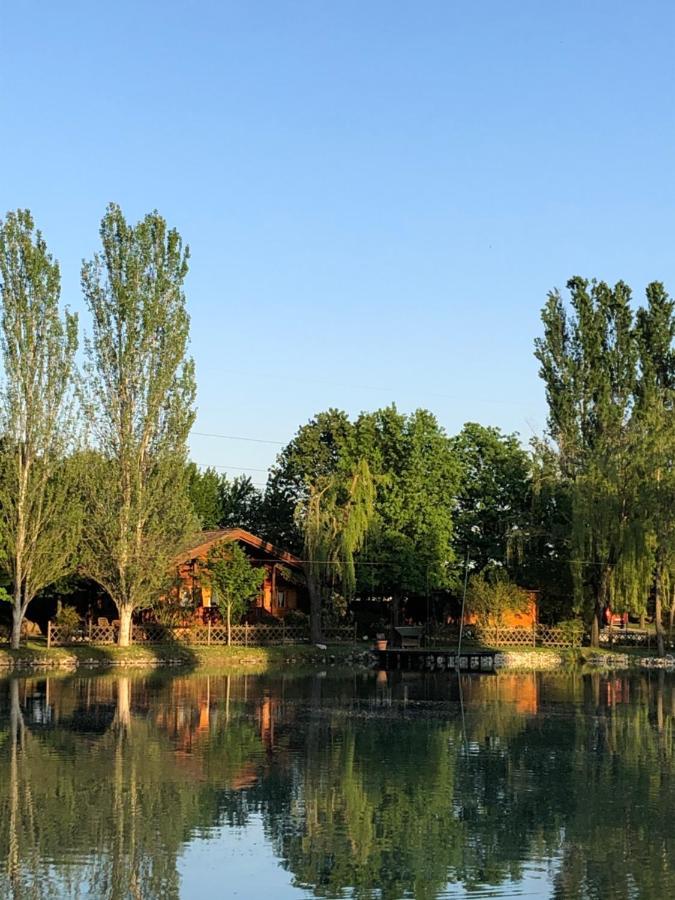 Chalet B&B Laghetti Martina Crevalcore المظهر الخارجي الصورة