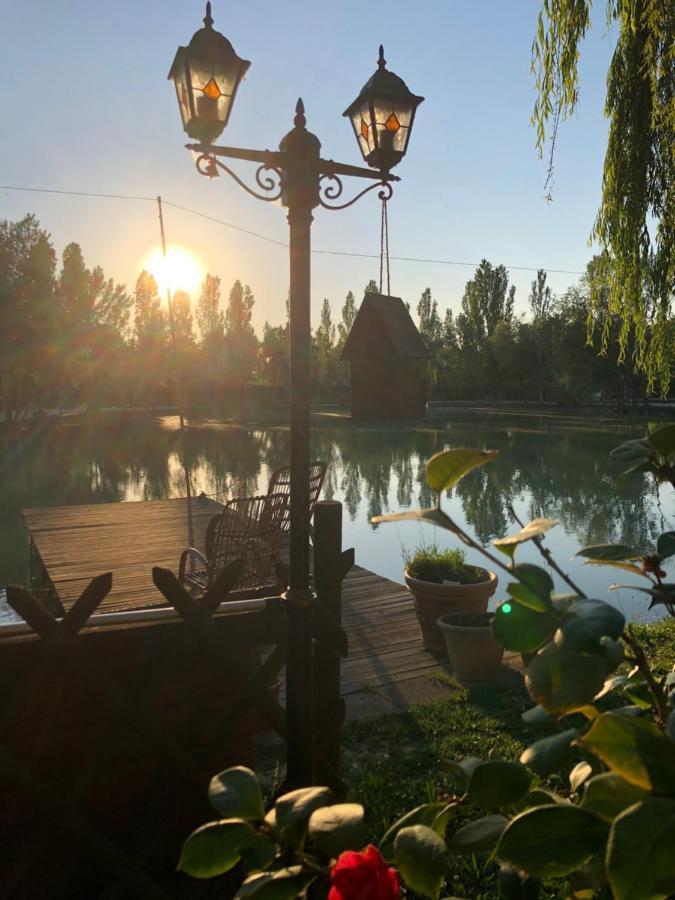 Chalet B&B Laghetti Martina Crevalcore المظهر الخارجي الصورة