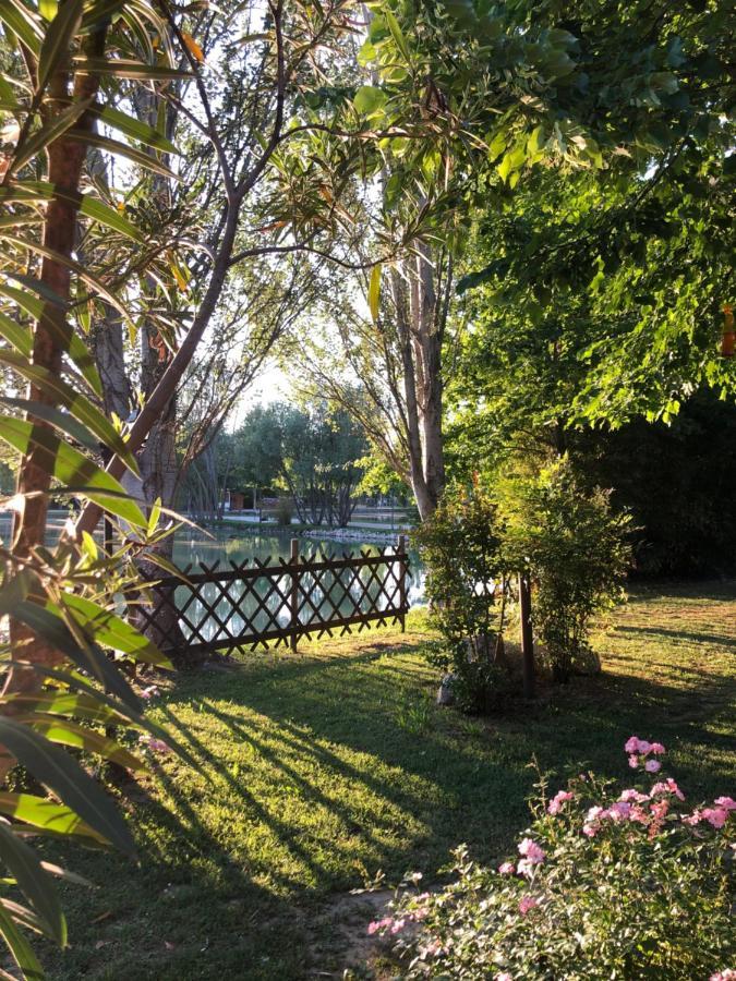Chalet B&B Laghetti Martina Crevalcore المظهر الخارجي الصورة